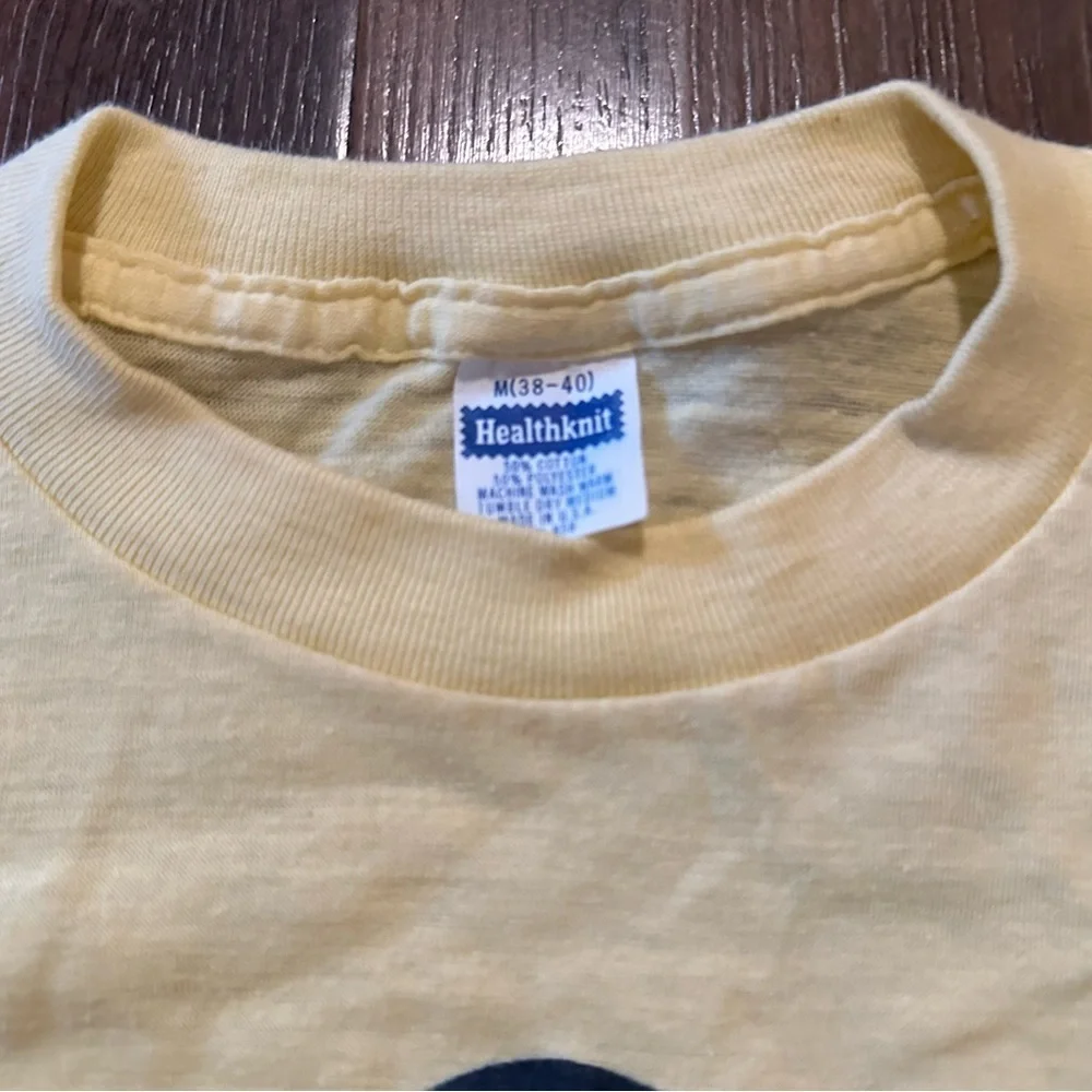 True vintage 1982 World’s Fair Tshirt - Picture 3 of 7